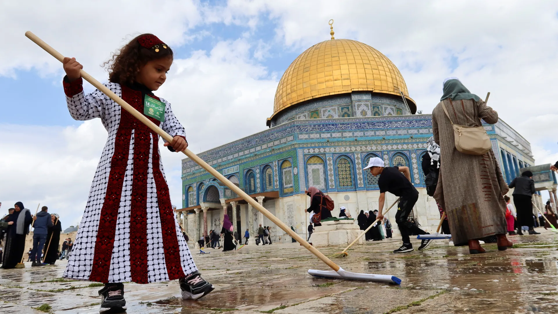 Ramadan Bulan Damai di Dunia Yang Bergolak oleh Ibnoo